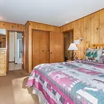 Hutchings Cabin & Apt.